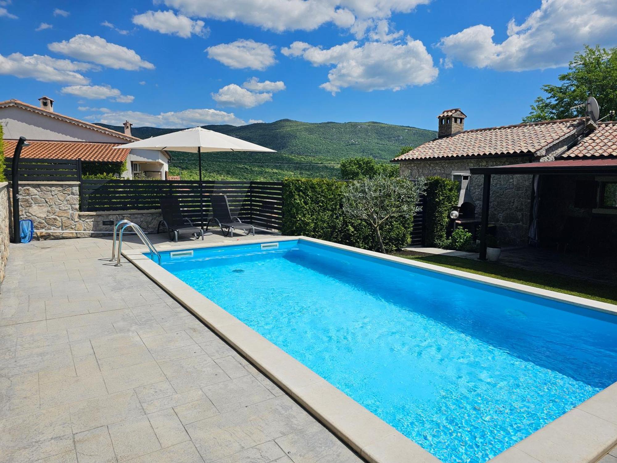 Villa Kos Lupoglav  Buitenkant foto